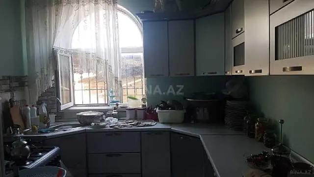Satılır 4 otaqlı həyət evi 200 m²