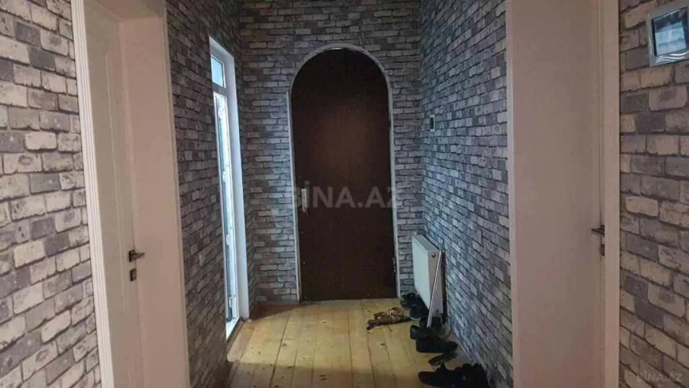 Satılır 4 otaqlı həyət evi 200 m²