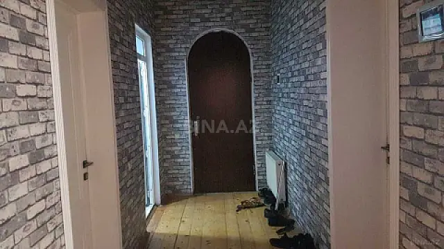 Satılır 4 otaqlı həyət evi 200 m²