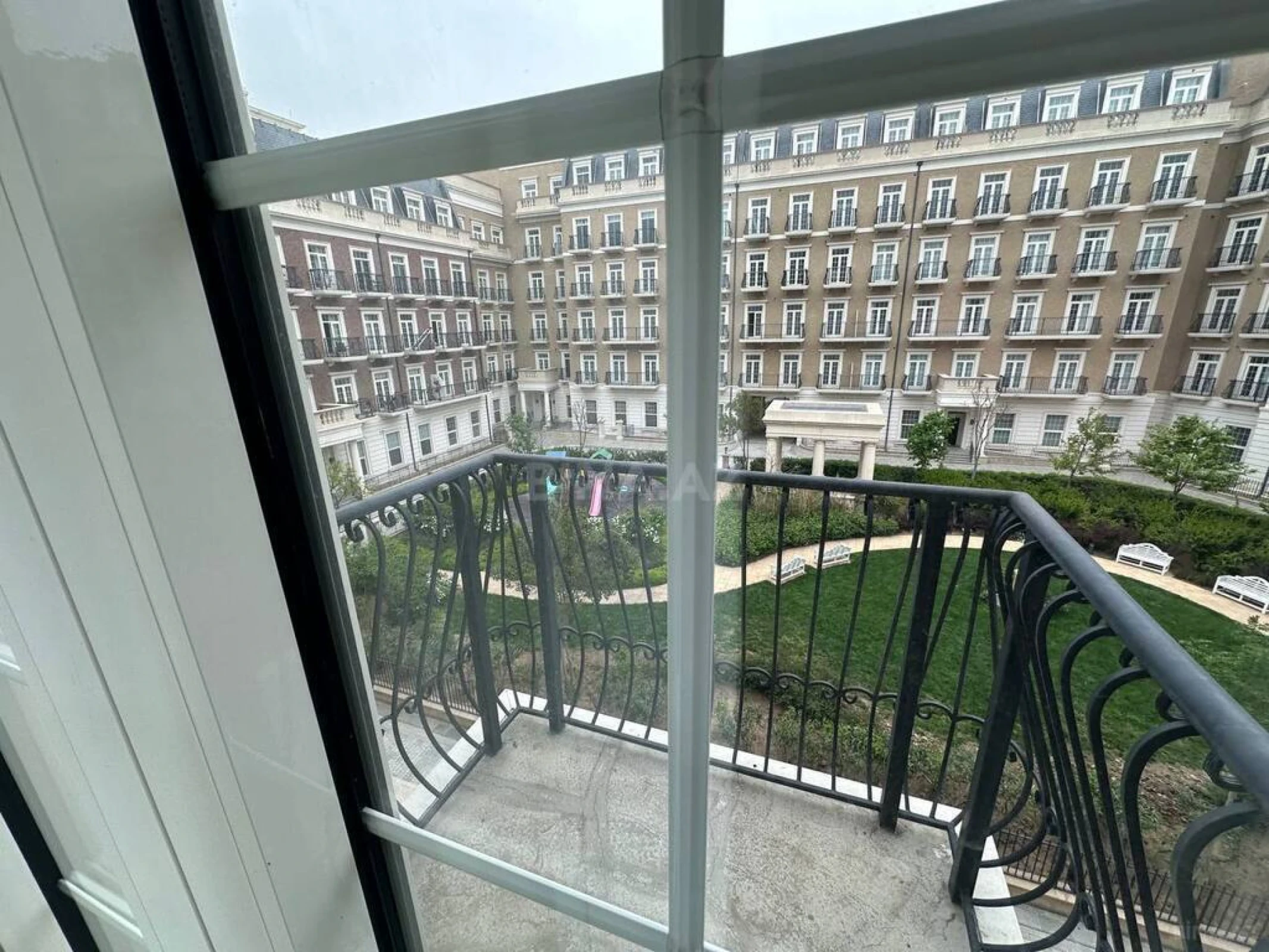 Kirayə verilir 2 otaqlı mənzil 65 m²
