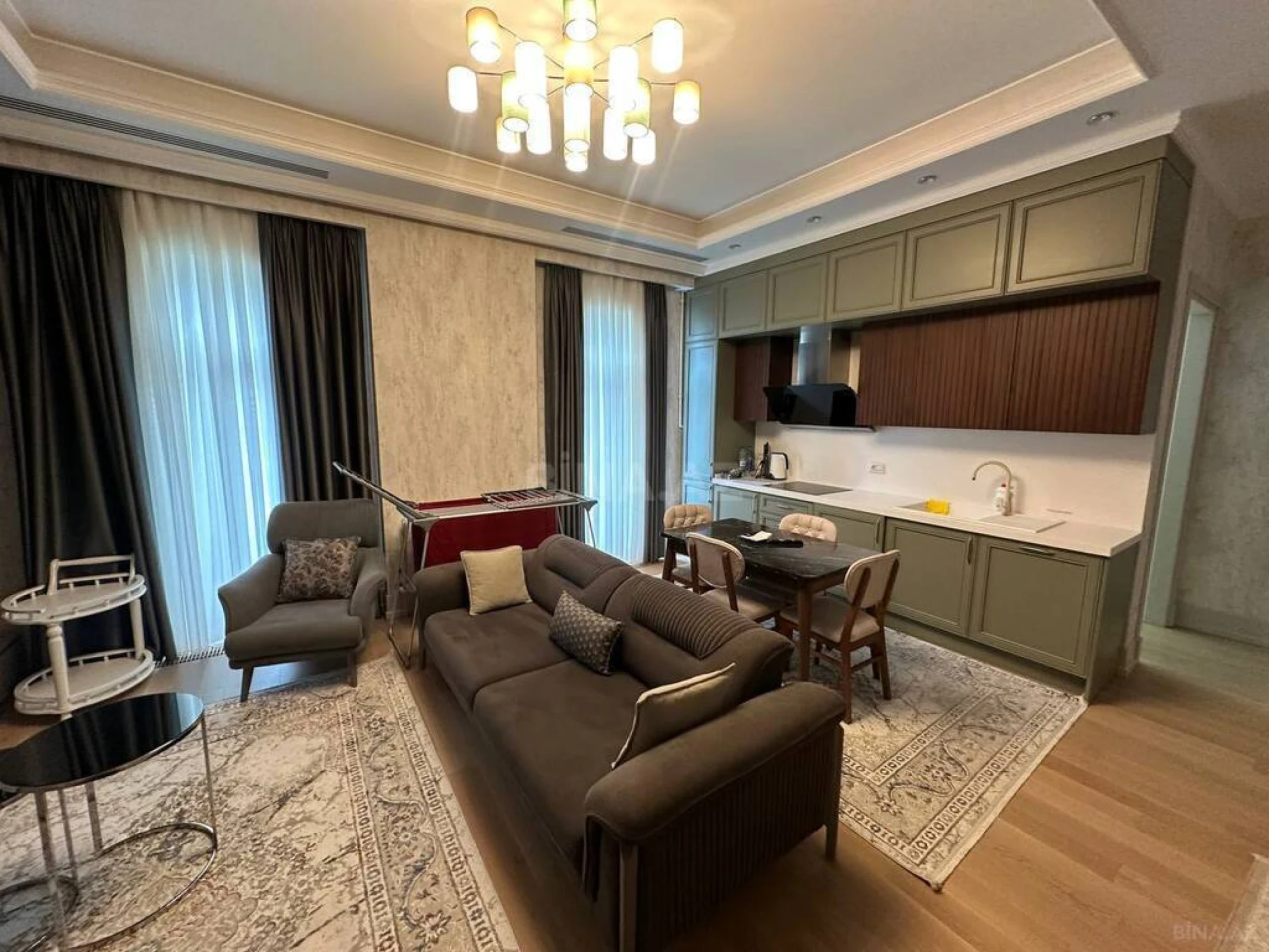 Kirayə verilir 2 otaqlı mənzil 65 m²