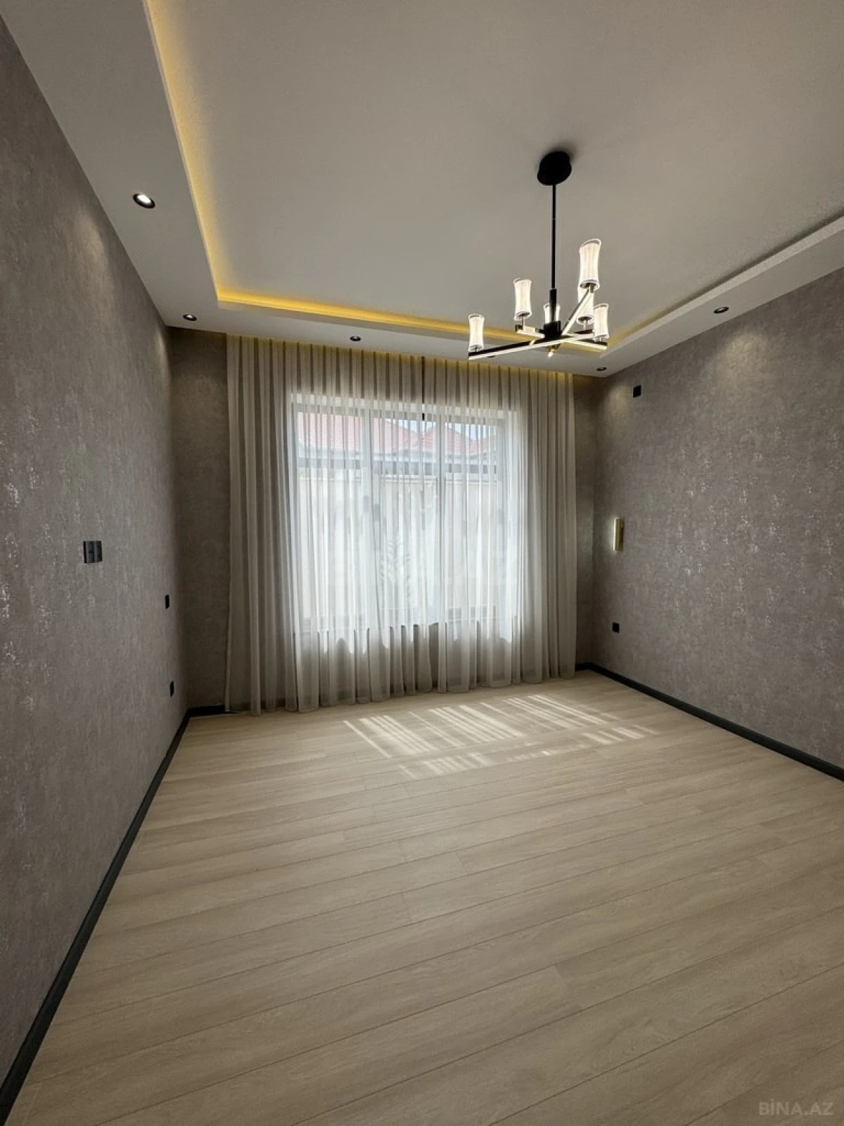 Satılır 4 otaqlı həyət evi 160 m²