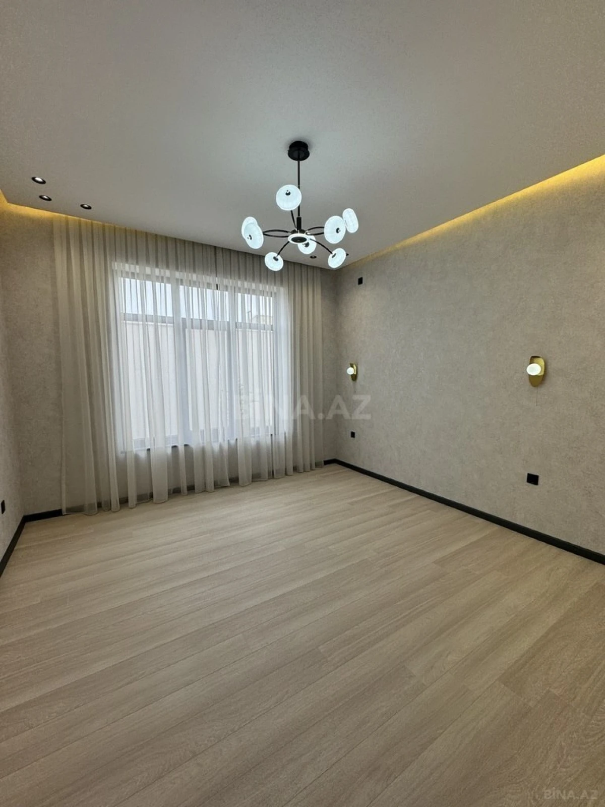 Satılır 4 otaqlı həyət evi 160 m²