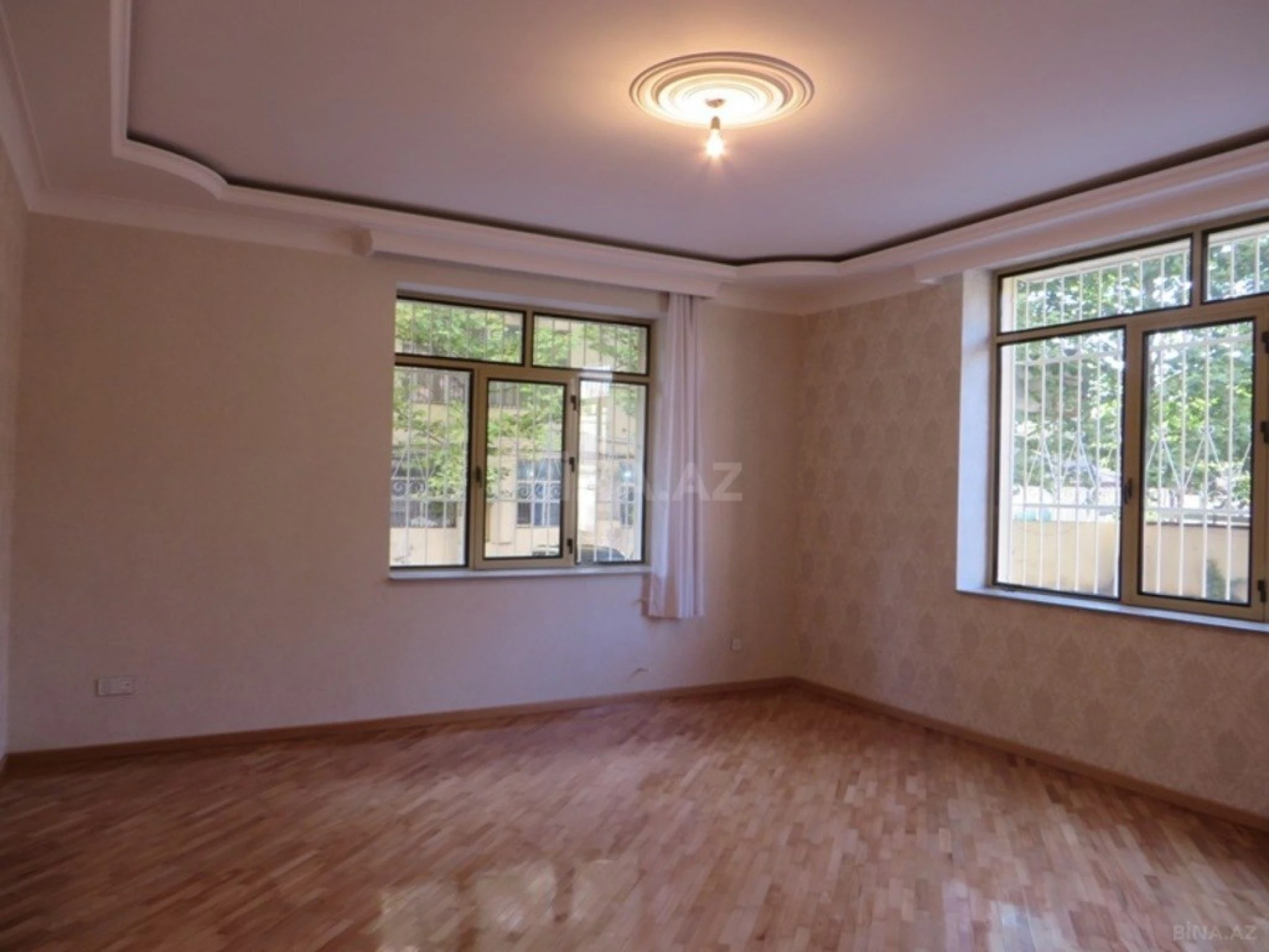 Kirayə verilir 5 otaqlı ofis 160 m²