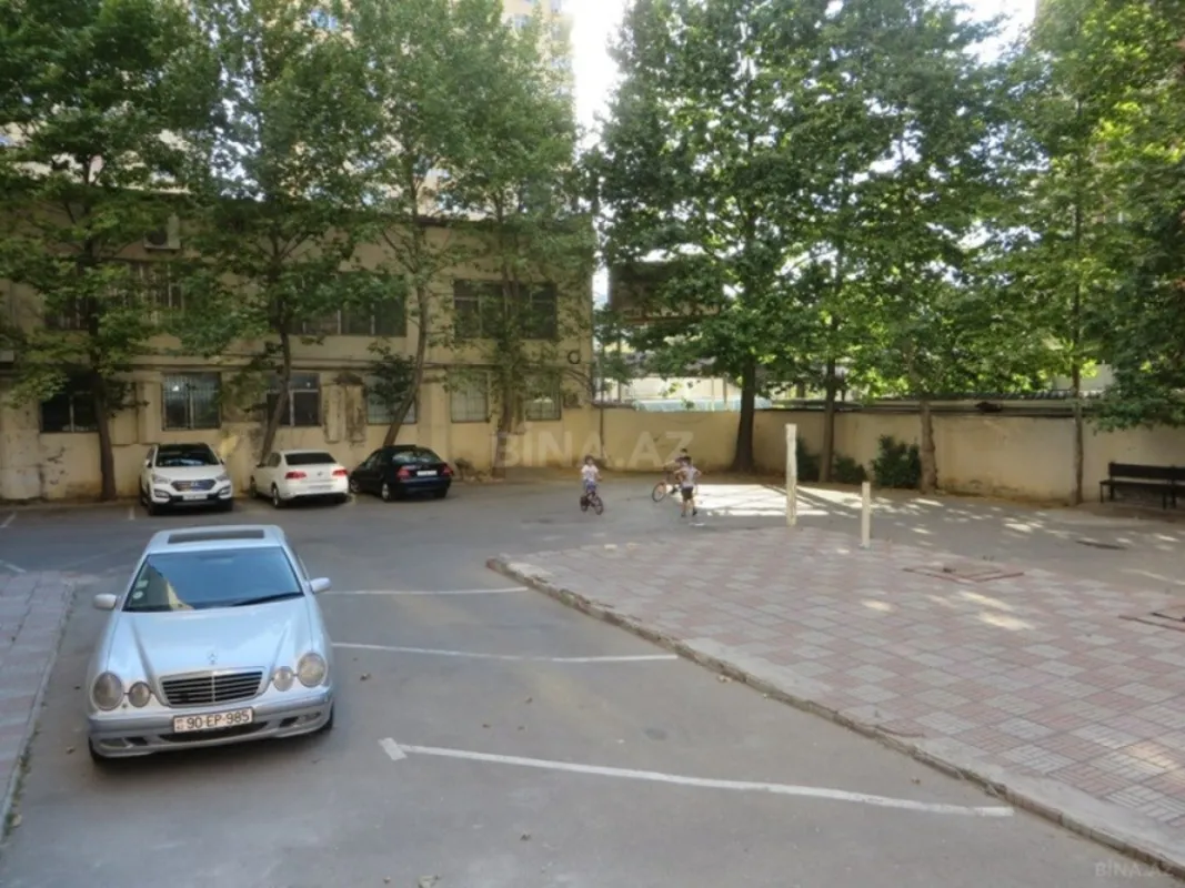 Kirayə verilir 5 otaqlı ofis 160 m²