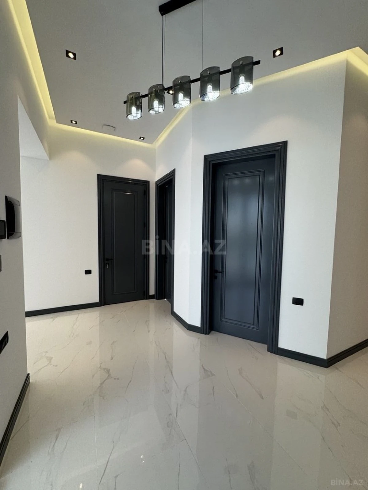 Satılır 5 otaqlı həyət evi 230 m²