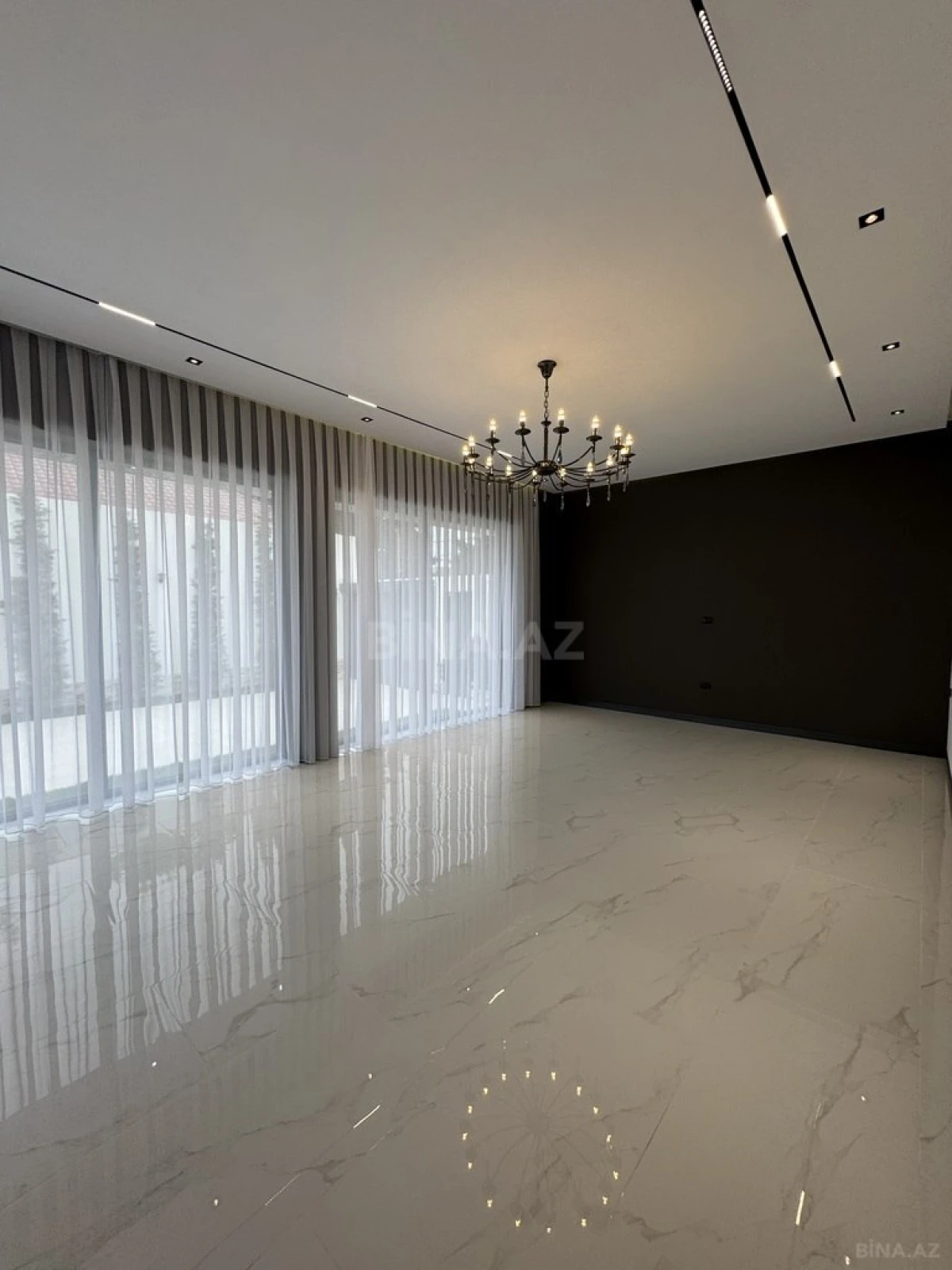 Satılır 5 otaqlı həyət evi 230 m²