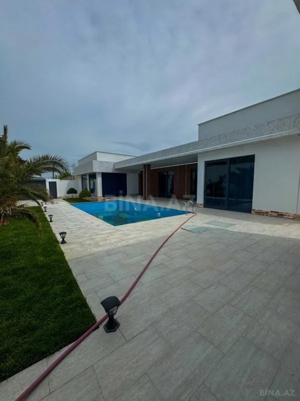 Satılır 5 otaqlı həyət evi 230 m²