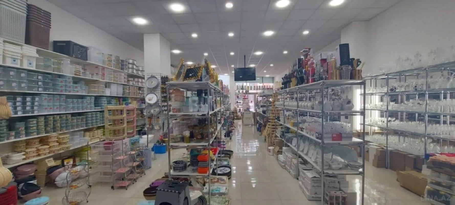 Satılır obyekt 185 m²