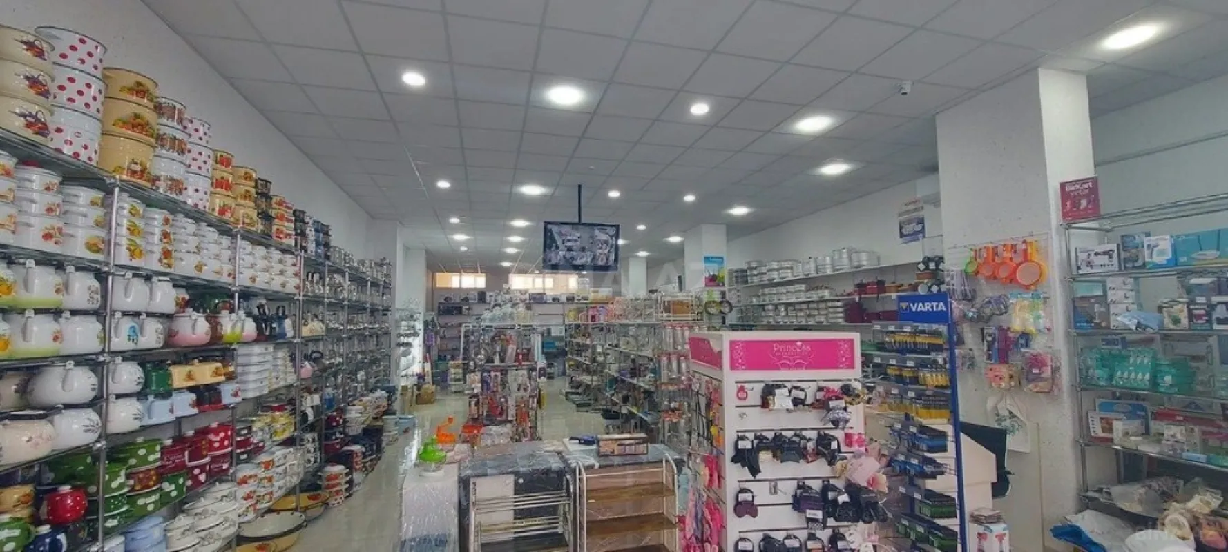 Satılır obyekt 185 m²