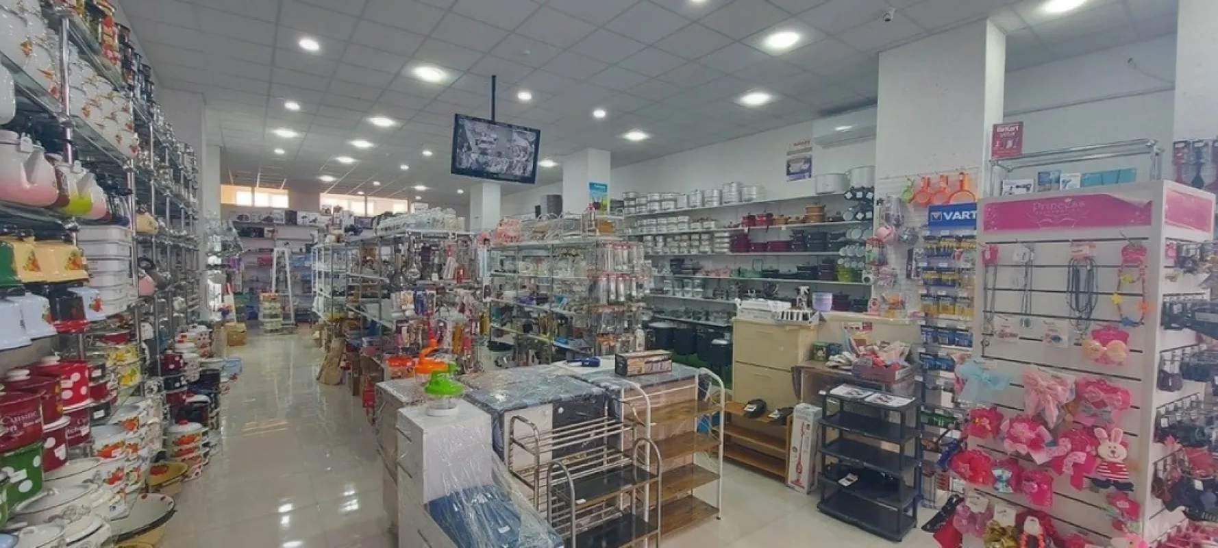 Satılır obyekt 185 m²