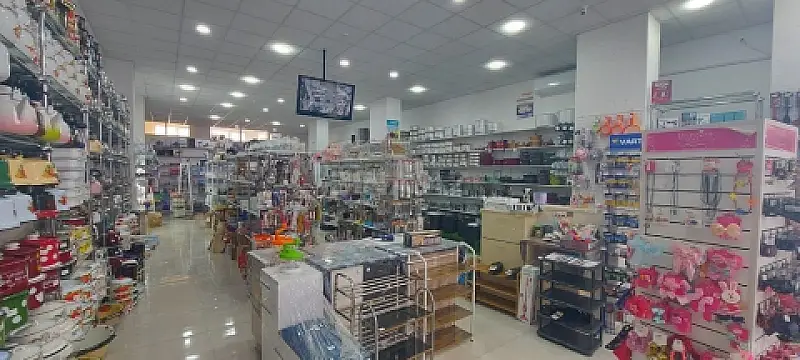 Satılır obyekt 185 m²