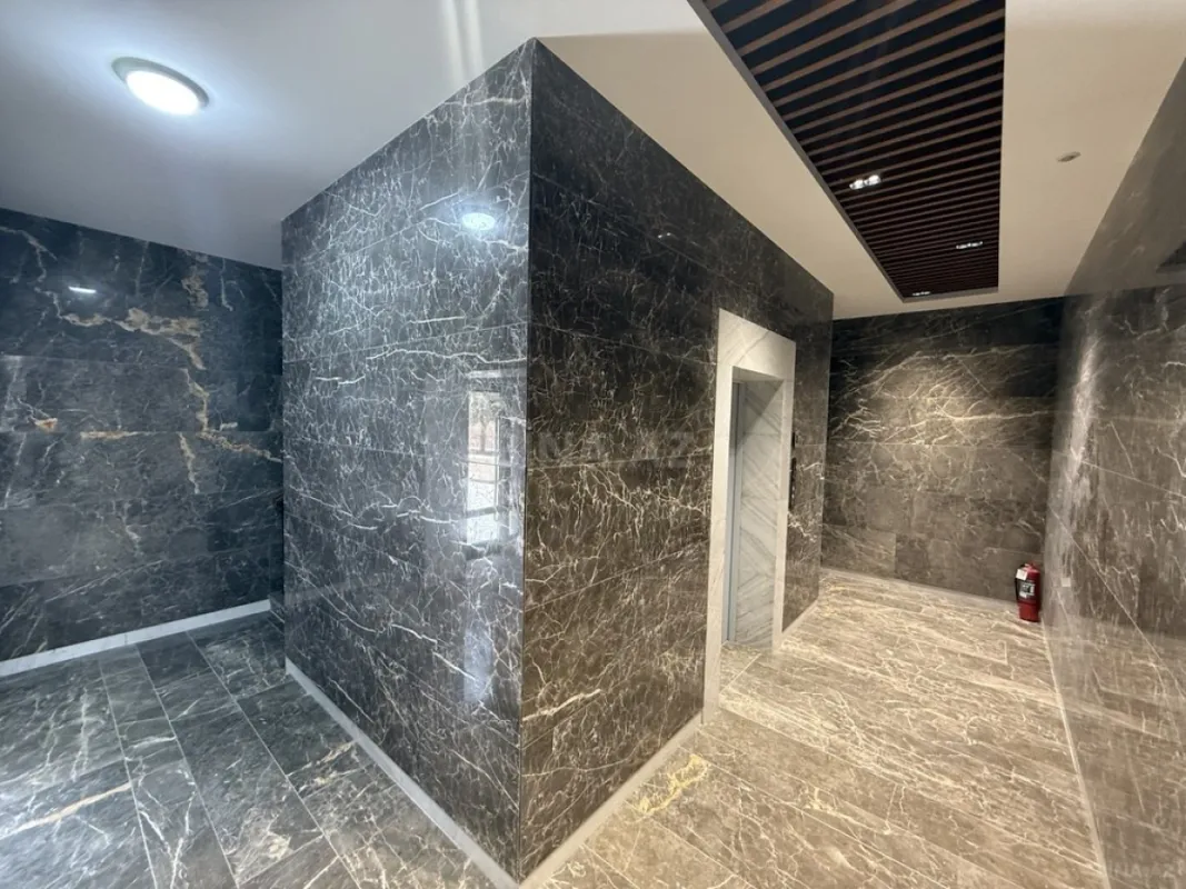 Satılır 3 otaqlı mənzil 128 m²