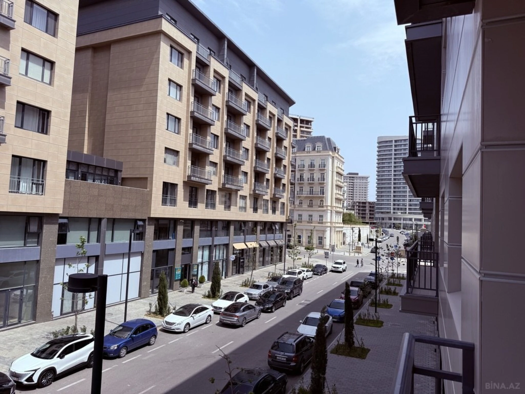 Satılır 3 otaqlı mənzil 128 m²