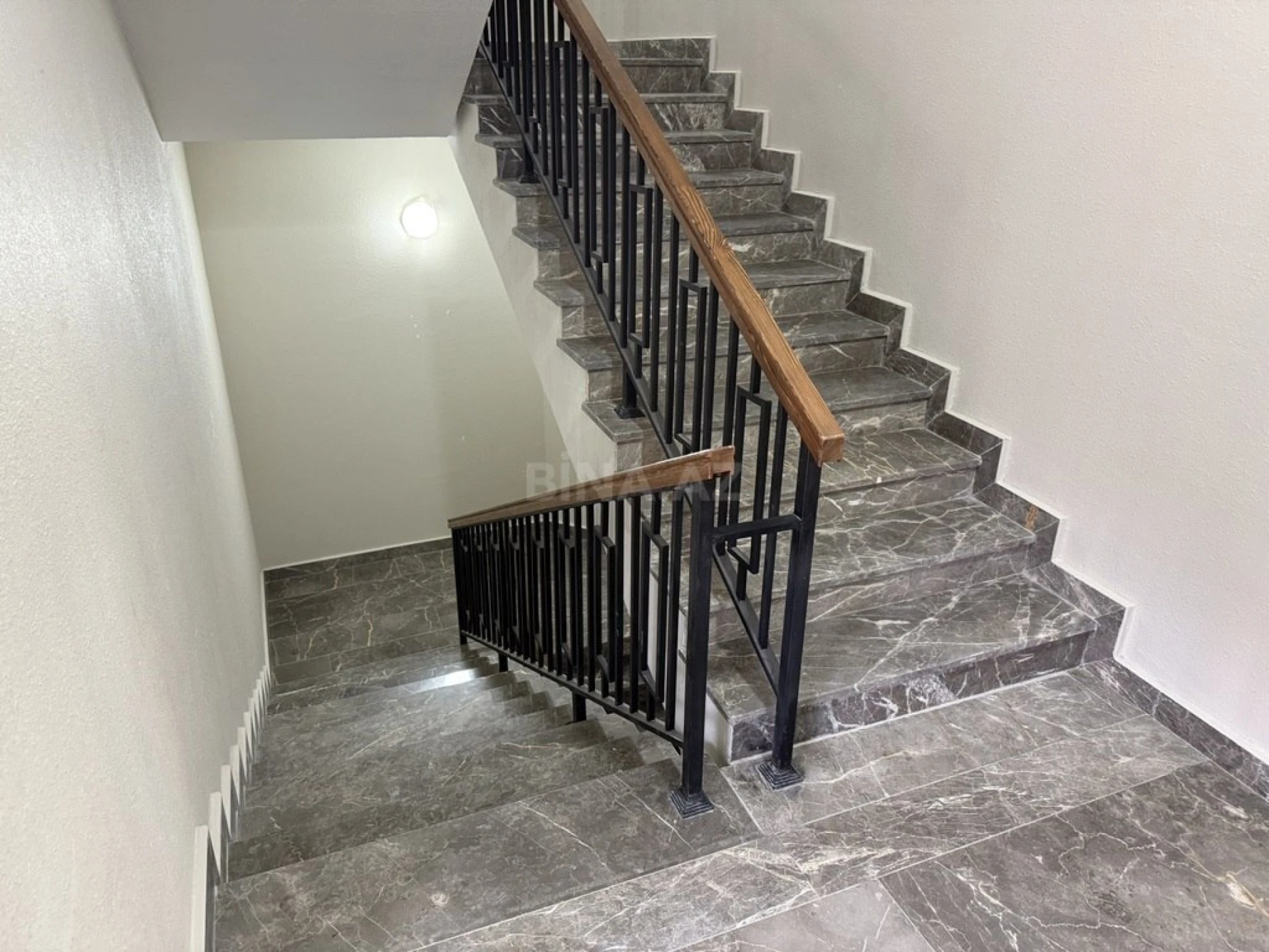 Satılır 3 otaqlı mənzil 128 m²