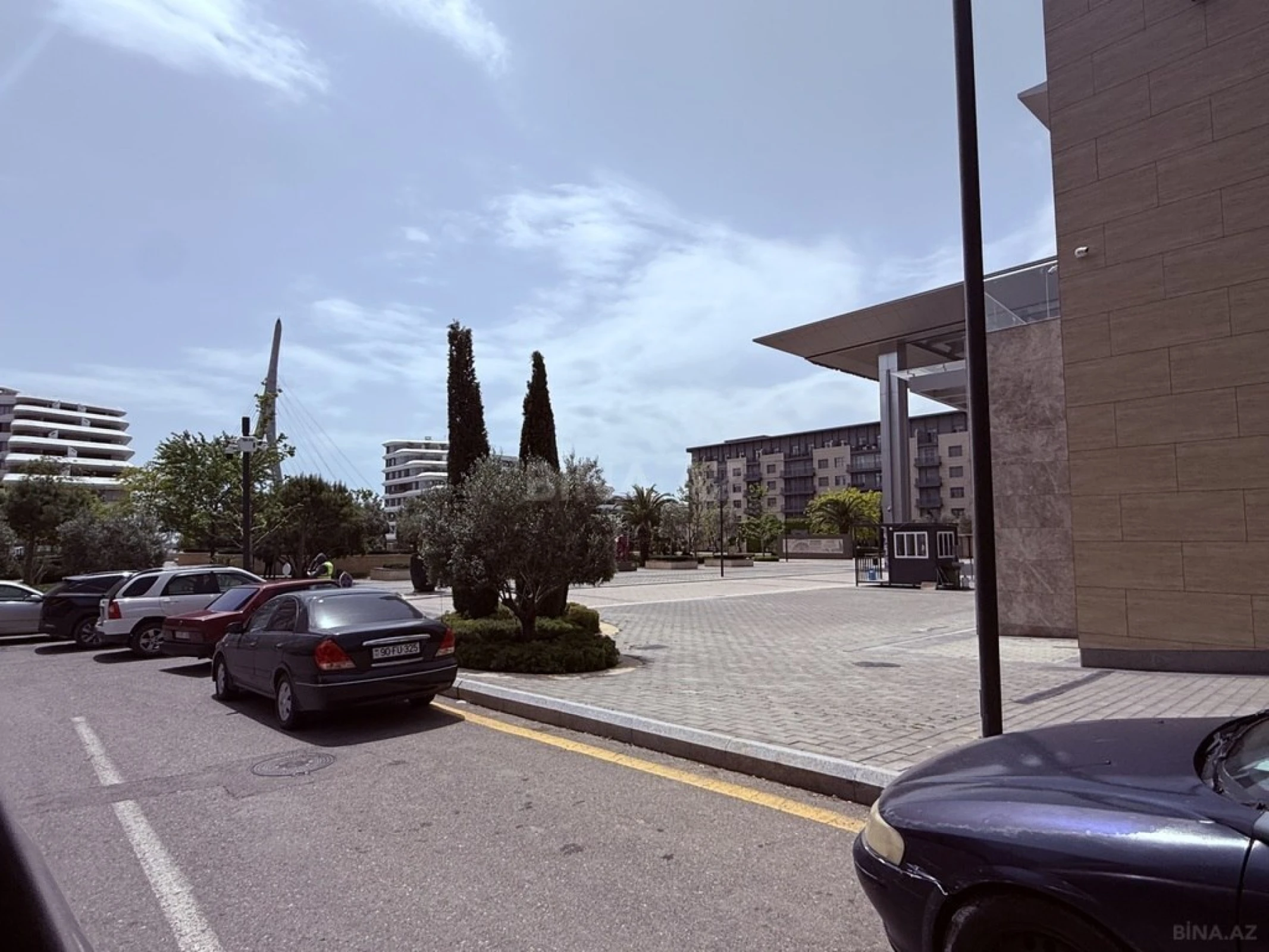 Satılır 3 otaqlı mənzil 128 m²