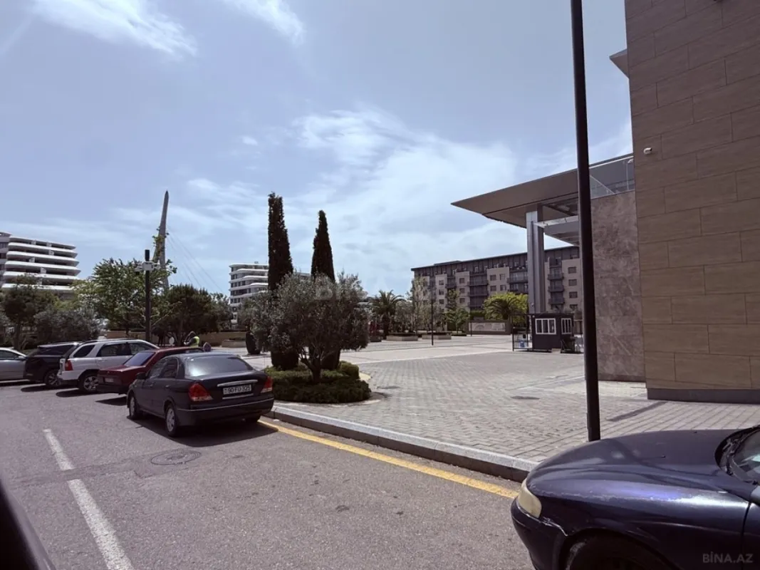 Satılır 3 otaqlı mənzil 128 m²