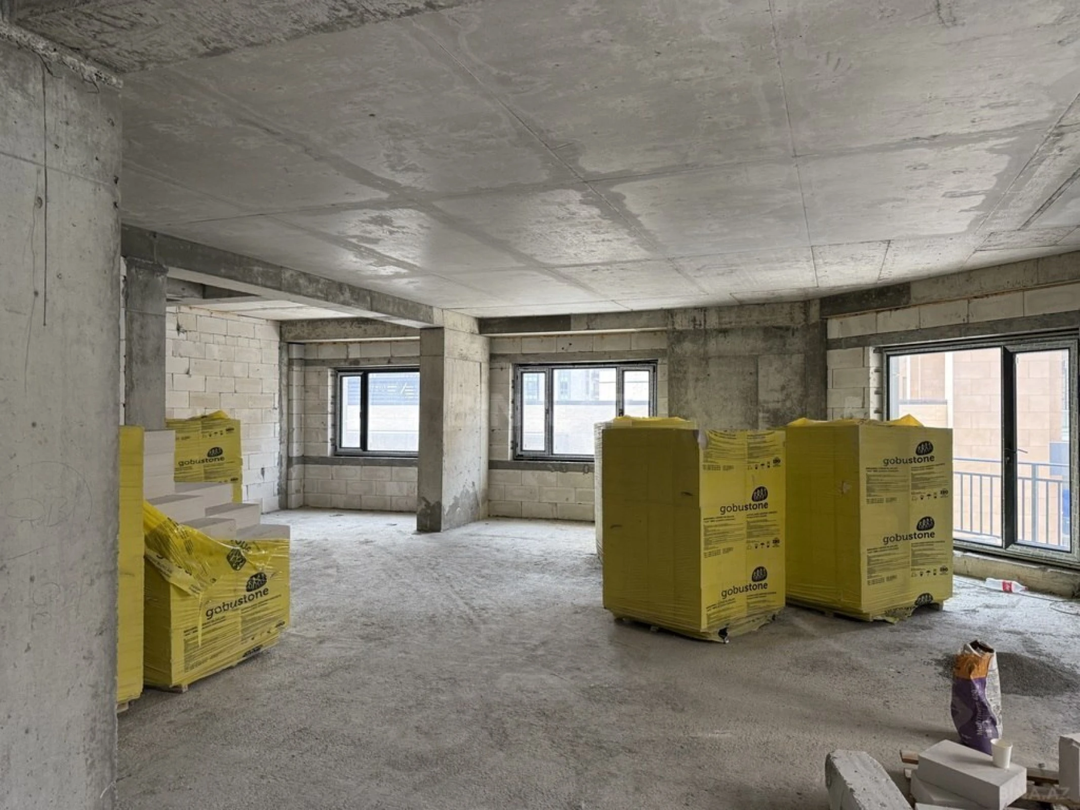 Satılır 3 otaqlı mənzil 128 m²