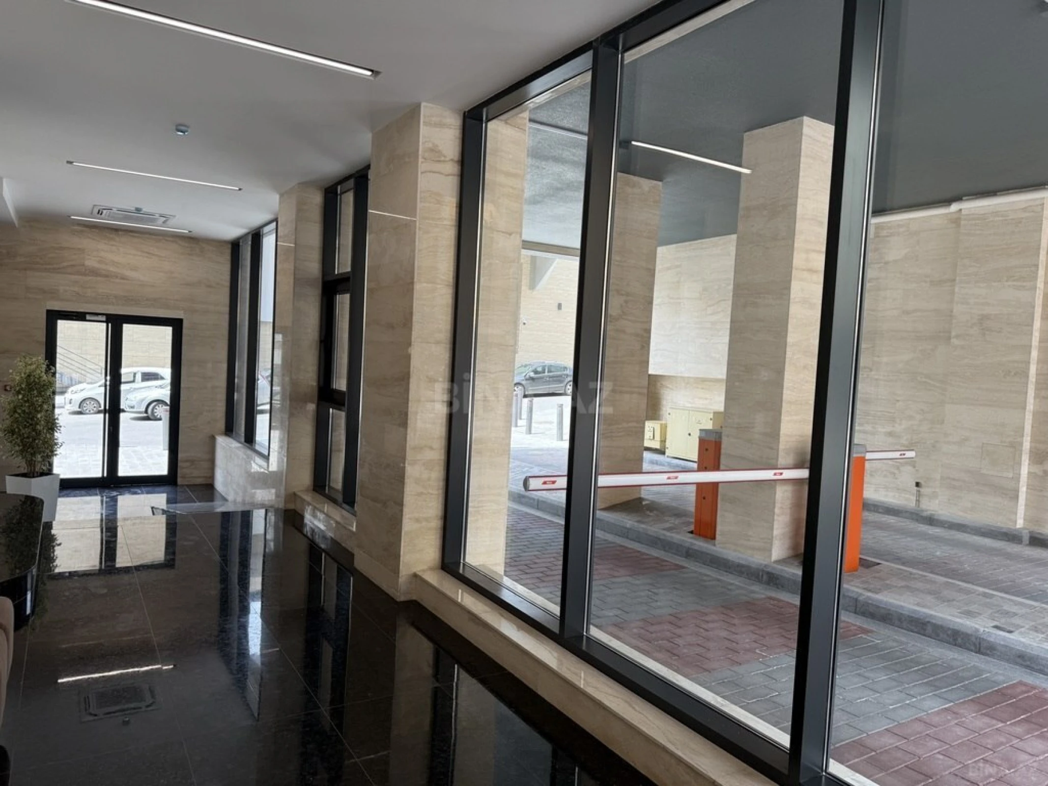 Satılır 3 otaqlı mənzil 128 m²