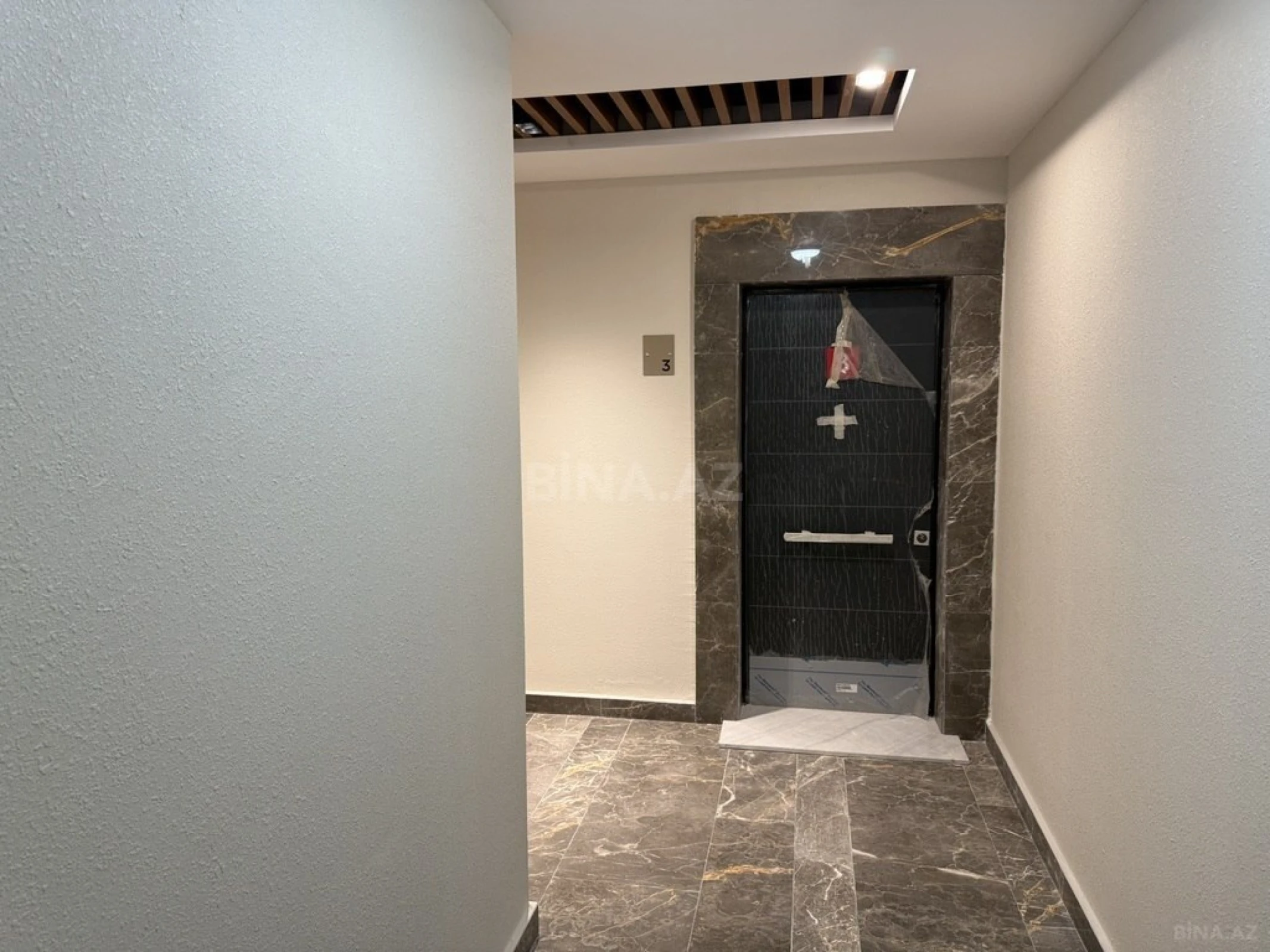 Satılır 3 otaqlı mənzil 128 m²