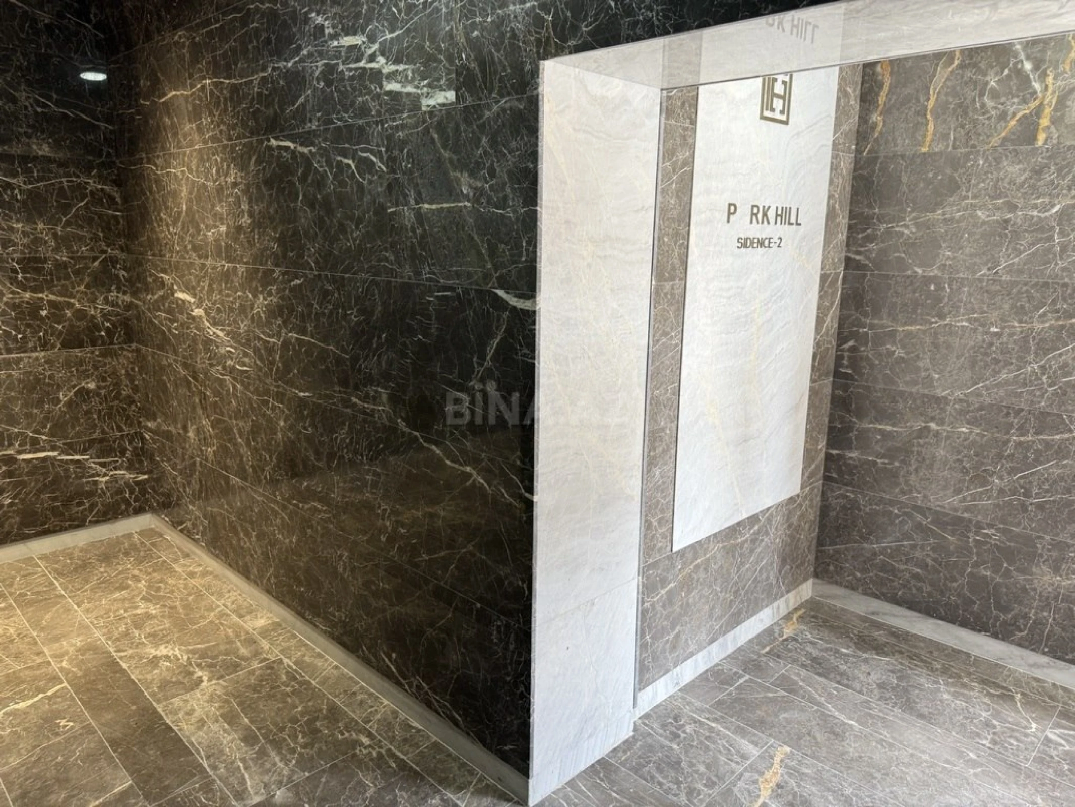 Satılır 3 otaqlı mənzil 128 m²