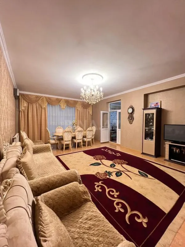 Satılır 3 otaqlı mənzil 125 m²