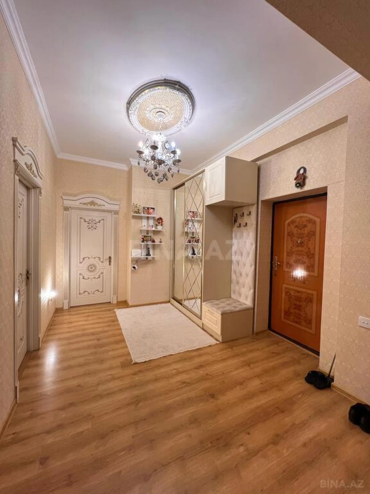 Satılır 3 otaqlı mənzil 125 m²