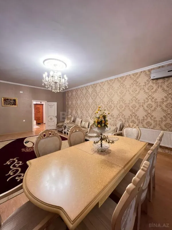 Satılır 3 otaqlı mənzil 125 m²