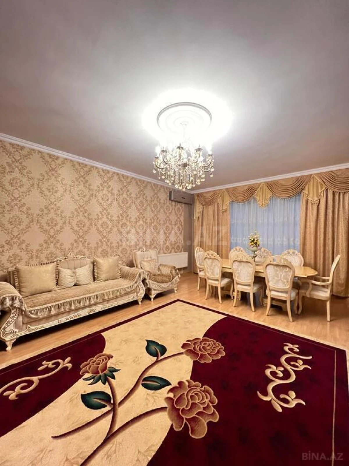 Satılır 3 otaqlı mənzil 125 m²