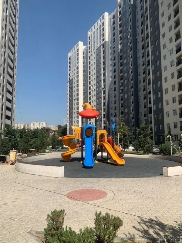 Kirayə verilir 2 otaqlı mənzil 86 m²