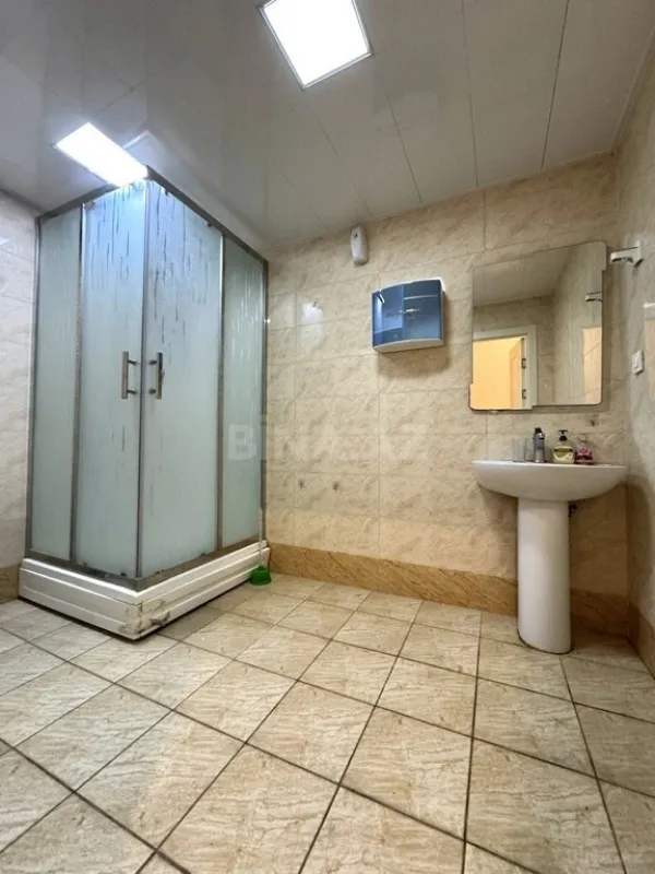 Kirayə verilir 2 otaqlı mənzil 86 m²