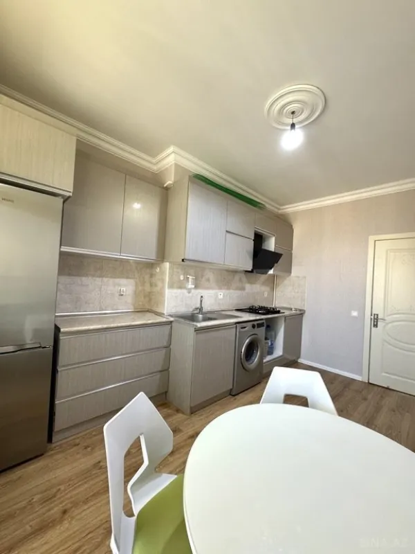 Kirayə verilir 2 otaqlı mənzil 86 m²