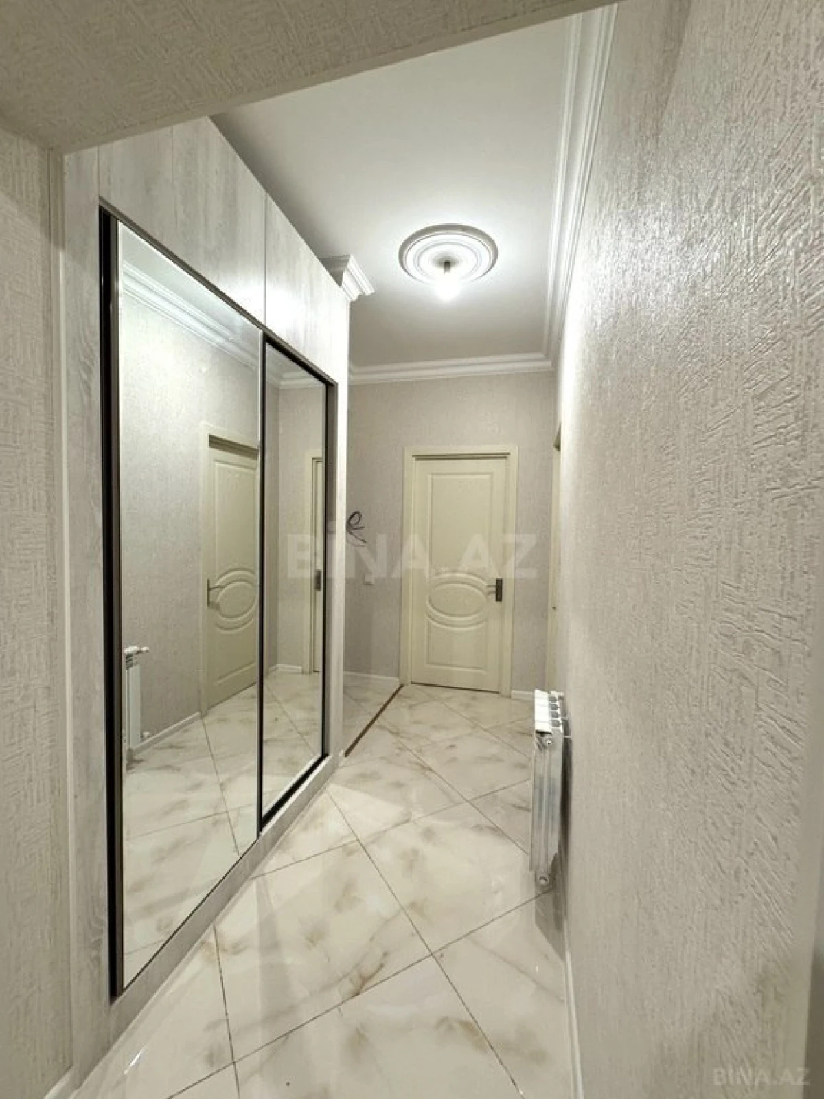 Kirayə verilir 2 otaqlı mənzil 86 m²