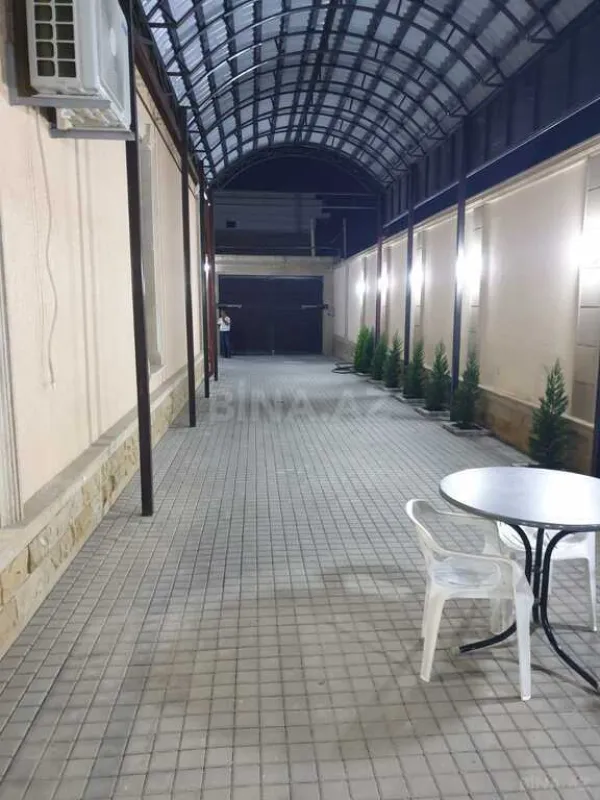 Satılır 8 otaqlı həyət evi 500 m²