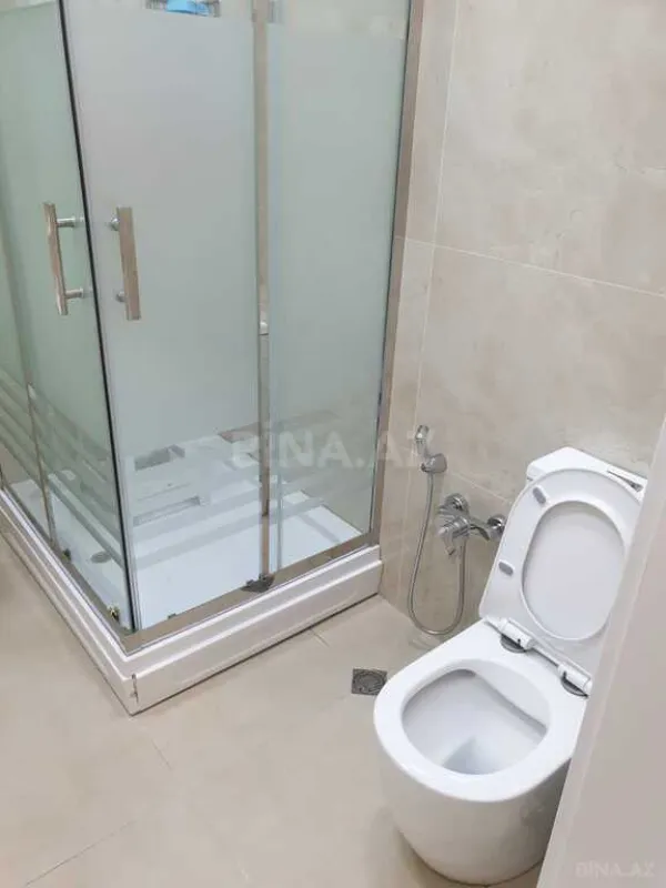 Satılır 8 otaqlı həyət evi 500 m²