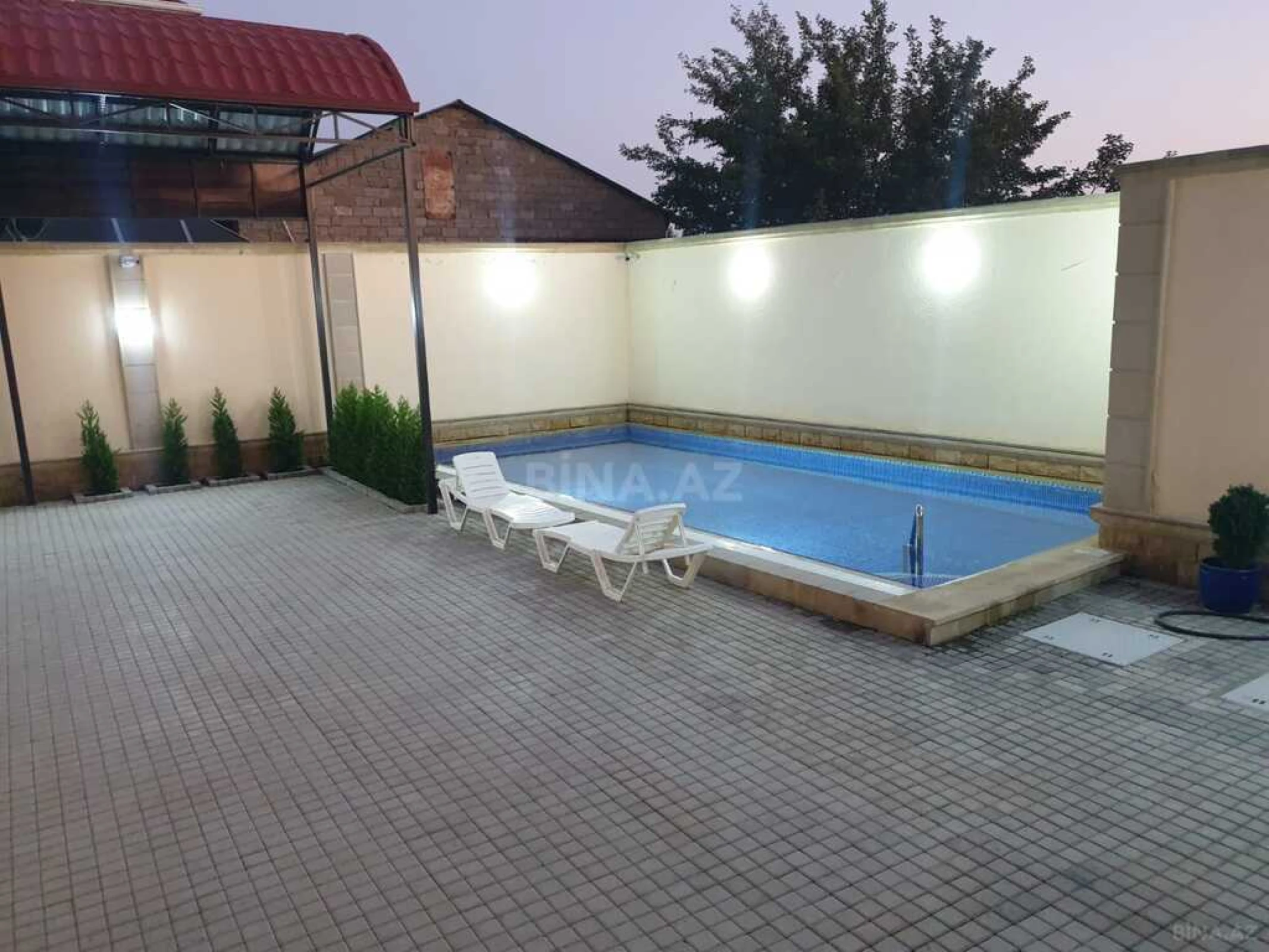 Satılır 8 otaqlı həyət evi 500 m²