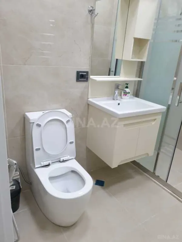 Satılır 8 otaqlı həyət evi 500 m²