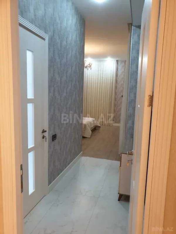 Satılır 8 otaqlı həyət evi 500 m²