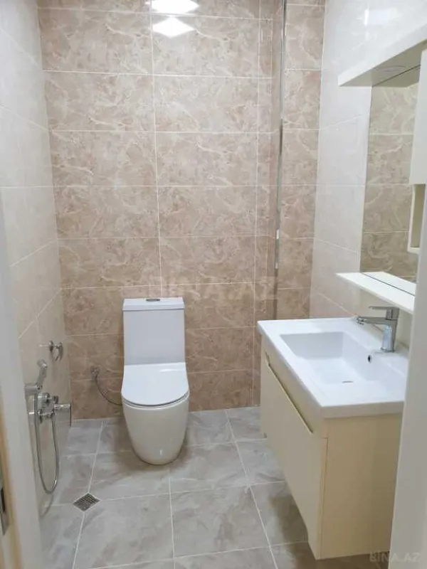 Satılır 8 otaqlı həyət evi 500 m²
