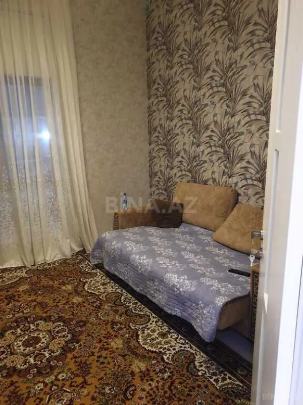 Satılır 8 otaqlı həyət evi 500 m²