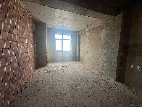 Satılır 4 otaqlı mənzil 215 m²