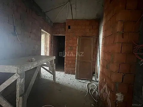 Satılır 4 otaqlı mənzil 215 m²