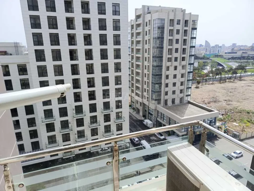 Kirayə verilir 3 otaqlı mənzil 140 m²