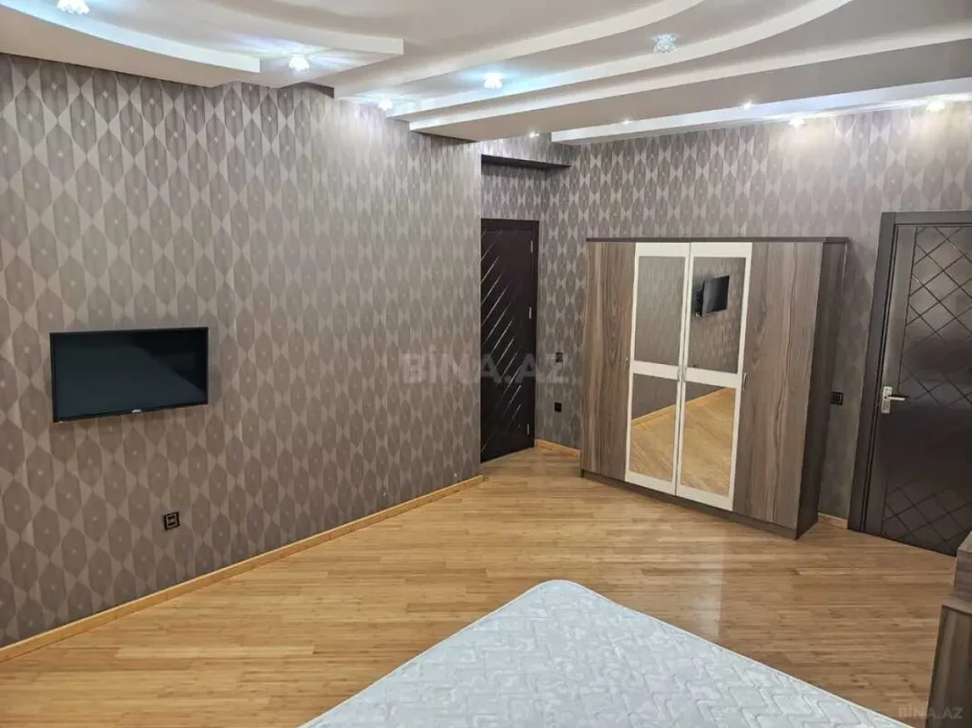 Kirayə verilir 3 otaqlı mənzil 140 m²