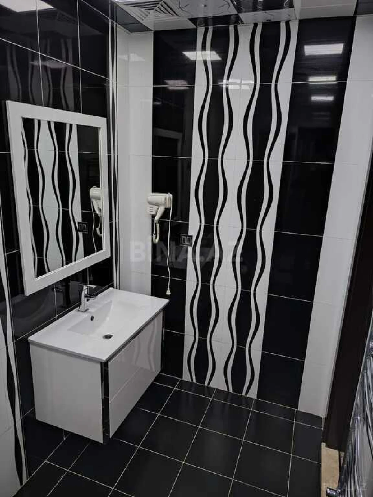 Kirayə verilir 3 otaqlı mənzil 140 m²
