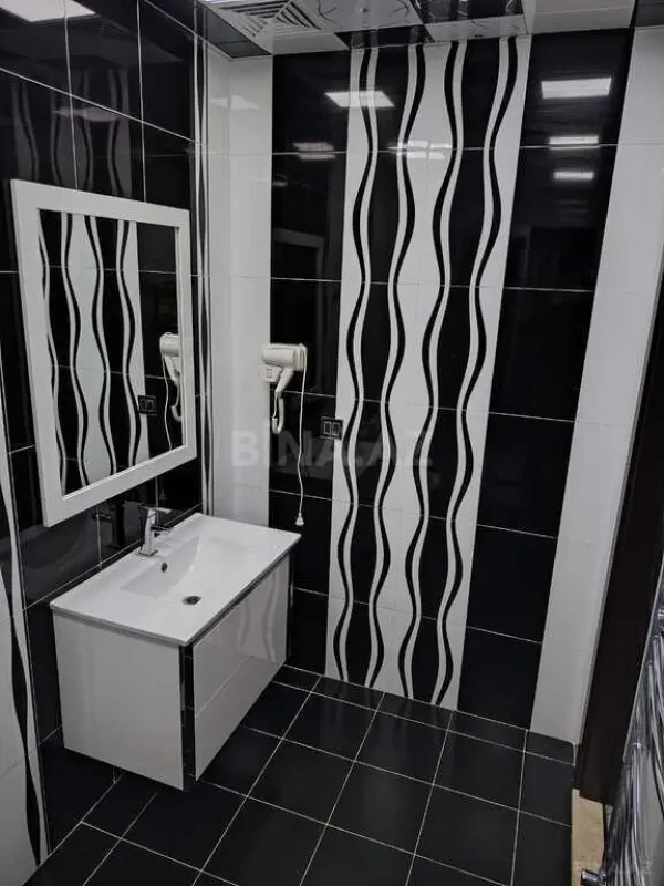 Kirayə verilir 3 otaqlı mənzil 140 m²