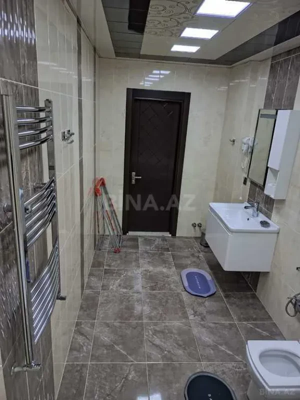 Kirayə verilir 3 otaqlı mənzil 140 m²