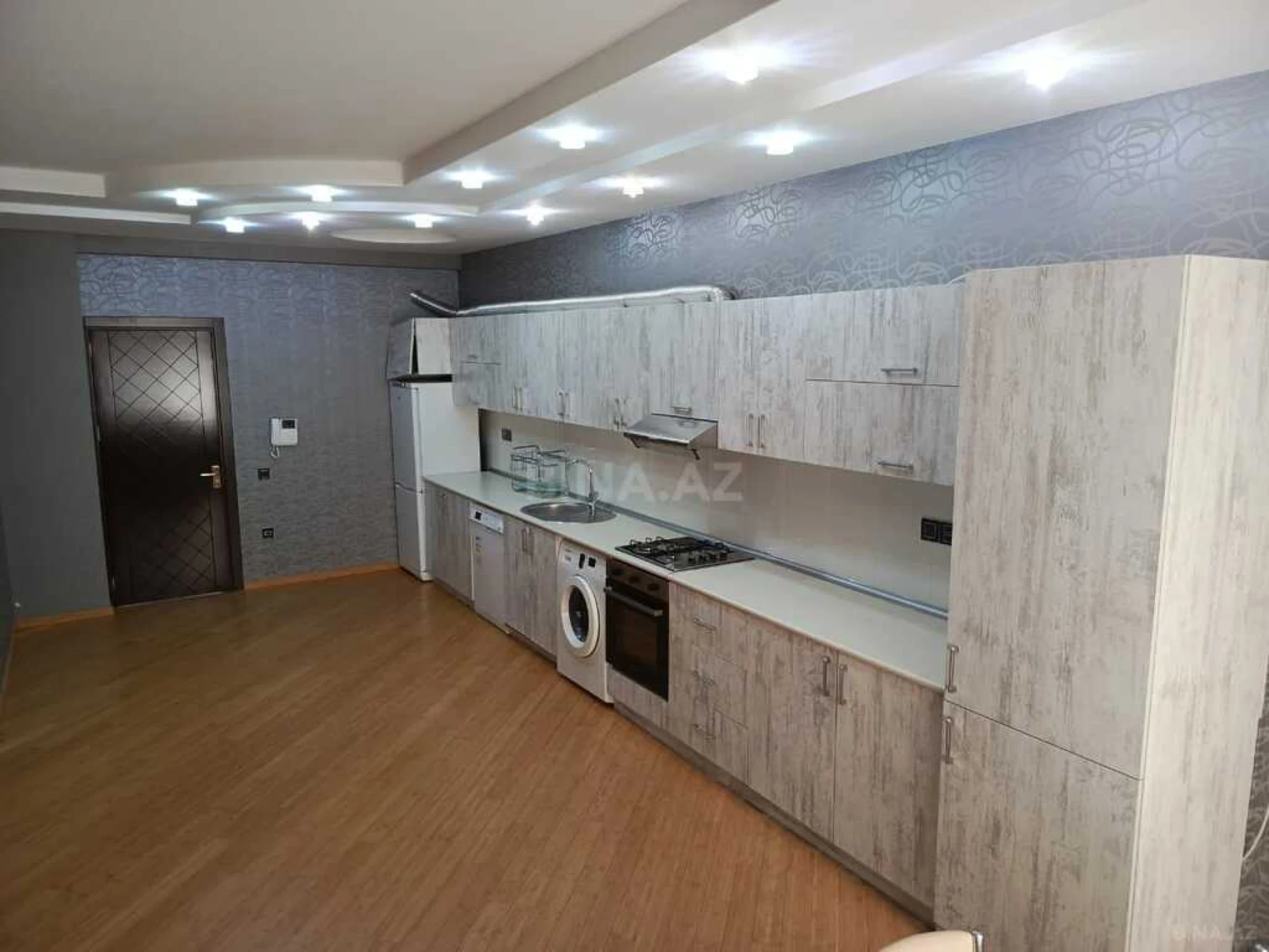 Kirayə verilir 3 otaqlı mənzil 140 m²