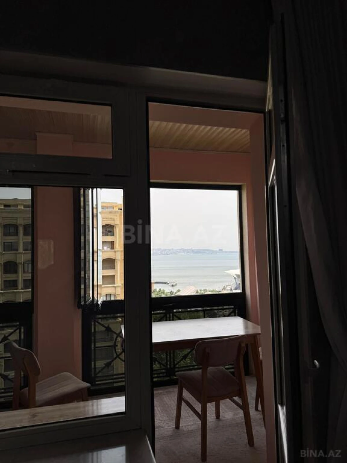 Satılır 4 otaqlı mənzil 115 m²
