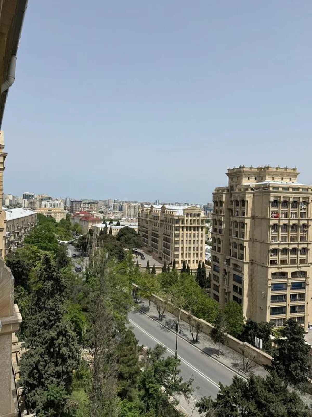 Satılır 4 otaqlı mənzil 115 m²